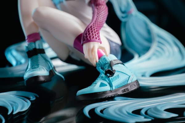 初音未来×米山舞 The Latest Street Style 