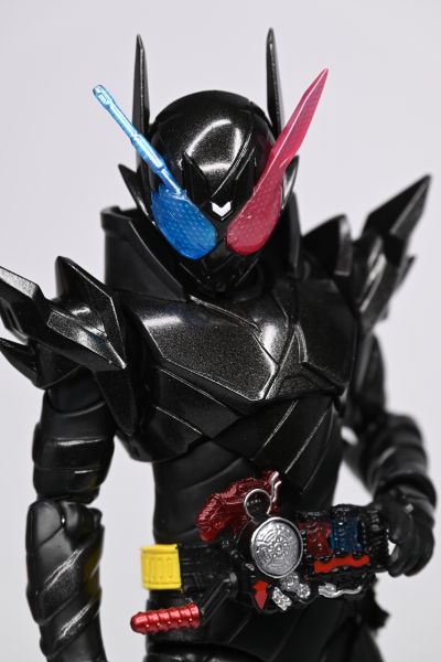 S.H.Figuarts 假面骑士创骑 兔子坦克危险形态 平成世代版