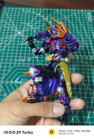 S.H.Figuarts 假面骑士霸牛 火旺僵尸形态（混世神）