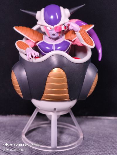 S.H.Figuarts  弗利萨 第一形态+弗利萨飞船