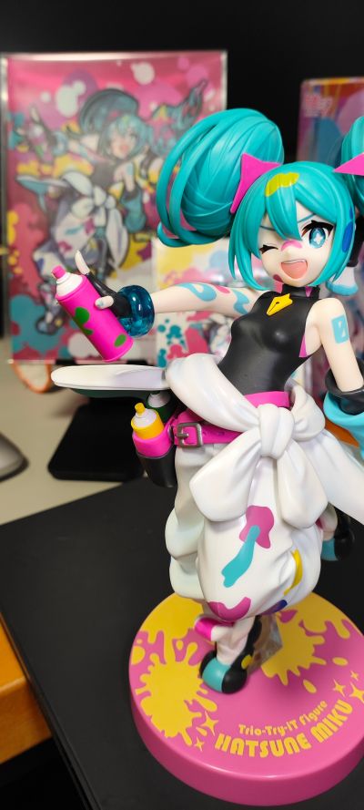初音未来 Trio-Try-iT珍藏人偶—绘画少女—
