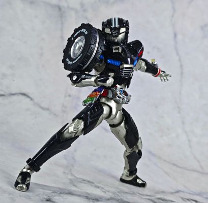 S.H.Figuarts 假面骑士驰骑 假面骑士驰骑 狂野型