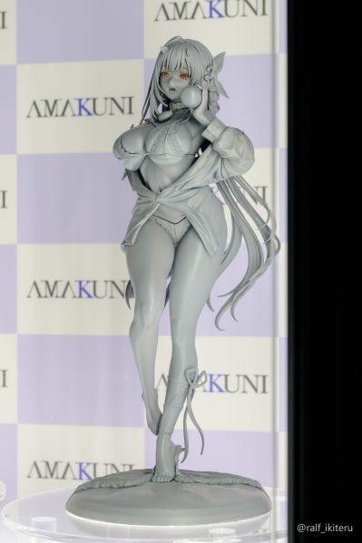 胜利女神：妮姬 毒蛇：爱情光芒