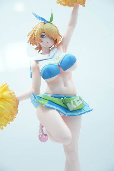 妮基塔：骄阳般起舞