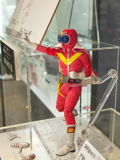 S.H.Figuarts（真骨雕制法） 红色连者 超级战队50周年纪念版（首发专属底座配套款）（暂译）