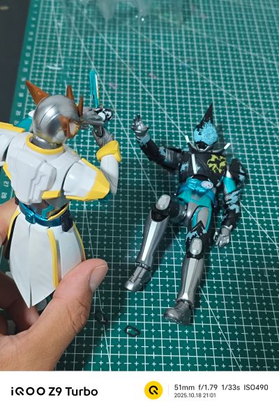 S.H.Figuarts  假面骑士莱伊布 蝙蝠基因 / 胡狼基因