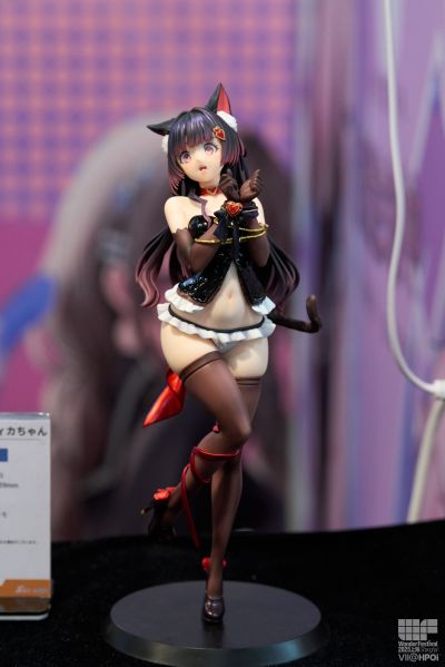 外表朴素但内衣花哨女生（暂译）