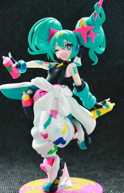 初音未来 Trio-Try-iT珍藏人偶—绘画少女—