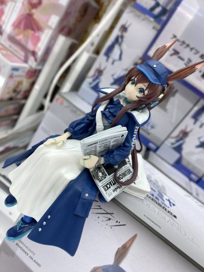 明日方舟 压泡面人偶—阿米娅·报童款—