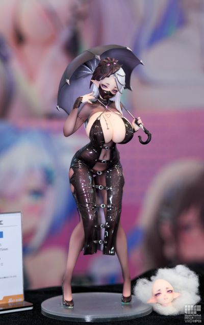 外表朴素但内衣花哨女生（暂译）