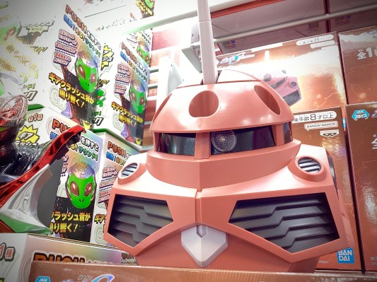 《机动战士高达SEED FREEDOM》魔蟹头部房灯