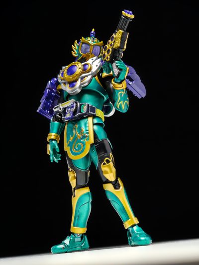 S.H.Figuarts（真骨雕制法）假面骑士龙玄 葡萄武装