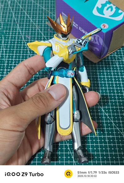 S.H.Figuarts  假面骑士莱伊布 蝙蝠基因 / 胡狼基因