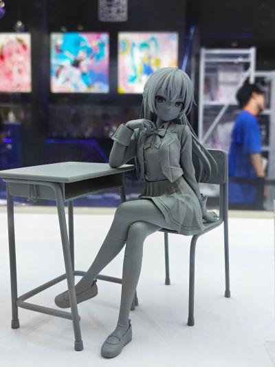 不时用俄语小声说真心话的邻桌艾莉同学 艾莉