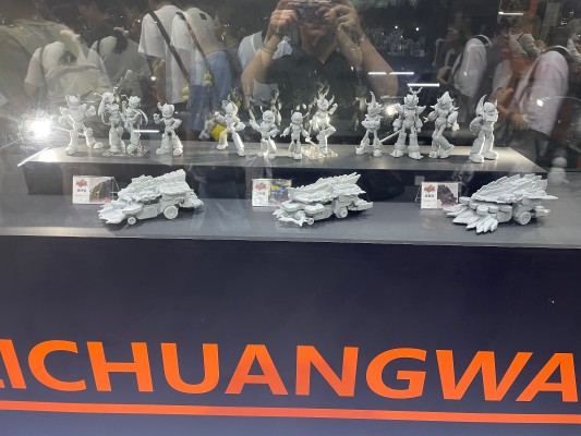 超兽武装拼装机甲系列模型  第一弹「火麟飞&幻麟闪驰套装」