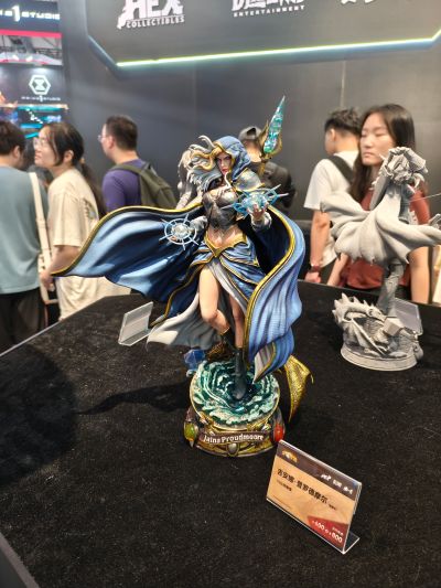 炉石传说 伊利丹·怒风 雕像