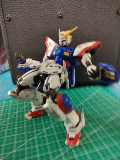 RG 1/144 闪光高达