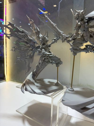 冥龙影侍 加拉哈德