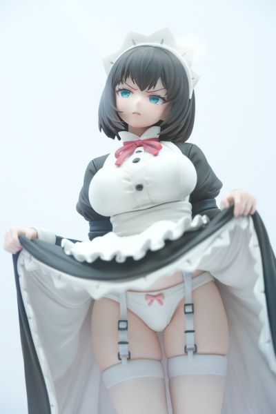 一脸嫌弃表情的妹子给你看内裤 女仆伊东千岁