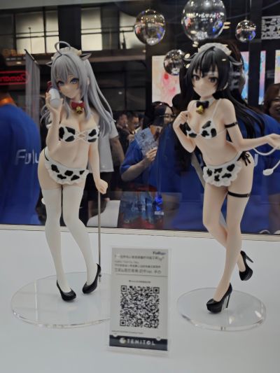 不时用俄语小声说真心话的邻桌艾莉同学 TENITOL TALL 艾莉 奶牛