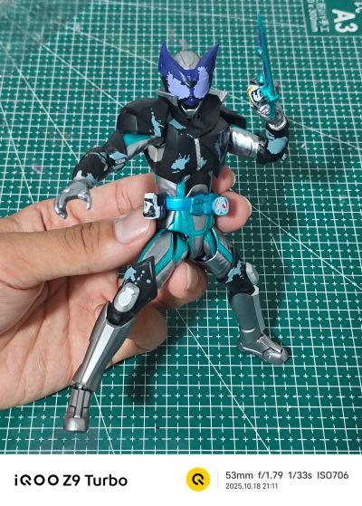 S.H.Figuarts  假面骑士莱伊布 蝙蝠基因 / 胡狼基因