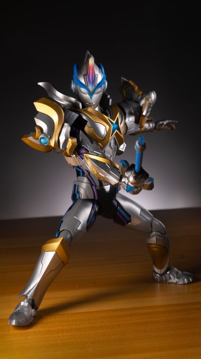 传奇版奥特名鉴 艾克斯奥特曼超越型 贝塔闪光装甲