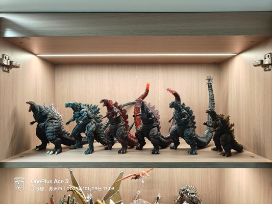 S.H.MonsterArts 雷吉翁