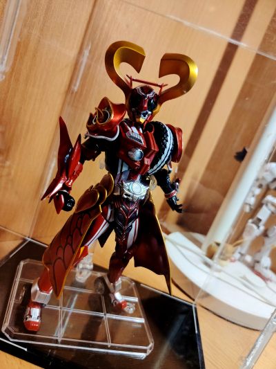 S.H.Figuarts  驰骑外传：假面骑士马赫 / 假面骑士心骑 假面骑士心骑 奇迹型