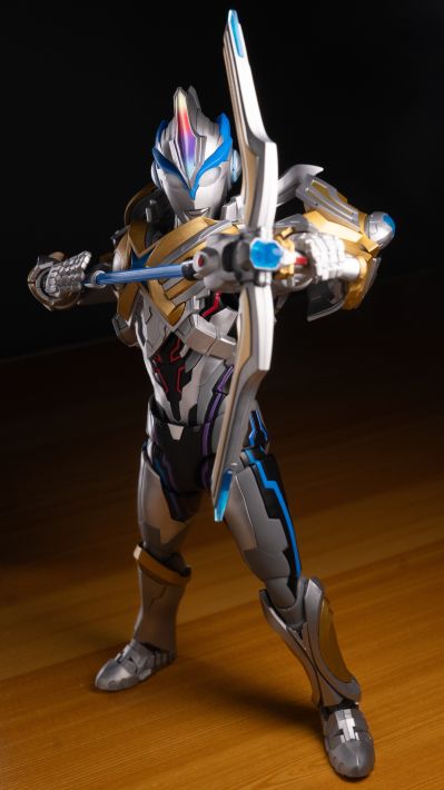 传奇版奥特名鉴 艾克斯奥特曼超越型 贝塔闪光装甲