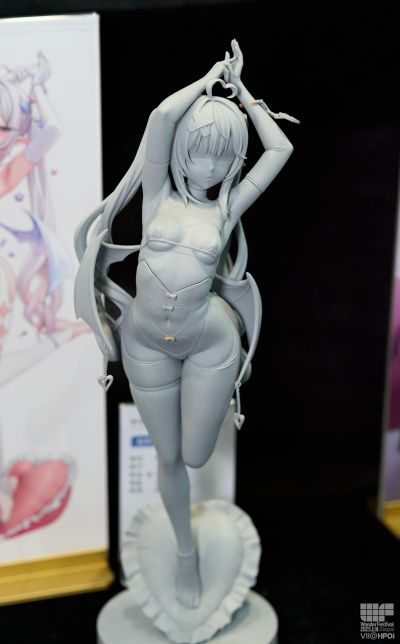 外表朴素但内衣花哨女生（暂译）