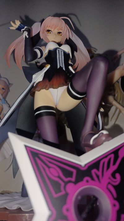 妖精的尾巴 艾尔莎・史卡雷特 泳装