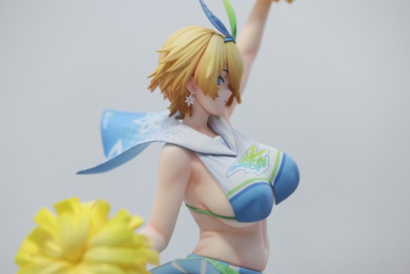 妮基塔：骄阳般起舞