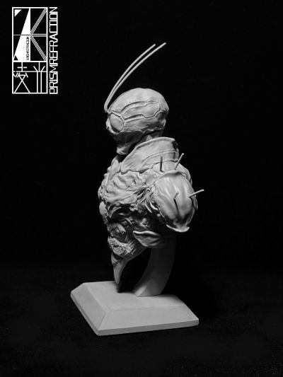 蝗虫型一号 半身像