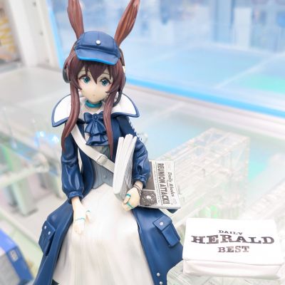 明日方舟 压泡面人偶—阿米娅·报童款—