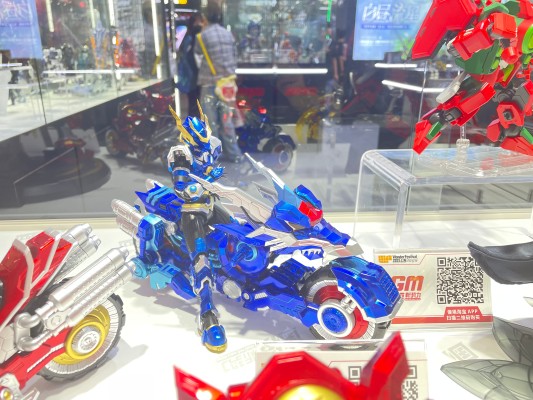 超兽武装拼装机甲系列模型  第一弹「火麟飞&幻麟闪驰套装」