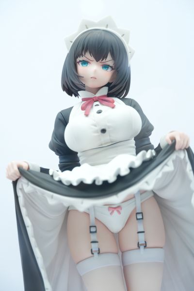 一脸嫌弃表情的妹子给你看内裤 女仆伊东千岁