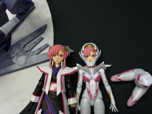 S.H.Figuarts  拉克丝·克莱茵（孔帕斯指挥官外套）