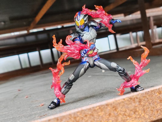 S.H.Figuarts   假面骑士亚马逊尼奥 （Amazon.co.jp独家版）