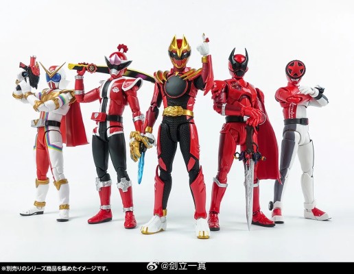 S.H.Figuarts 豪兽狼（首发专属战队指环配套版）