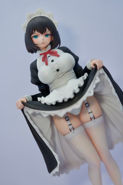 一脸嫌弃表情的妹子给你看内裤 女仆伊东千岁