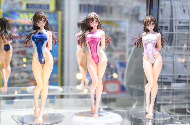 租借女友 水原千鹤 水色线条竞技泳装