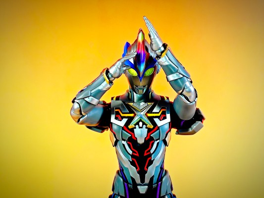 传奇版奥特名鉴 艾克斯奥特曼超越型 贝塔闪光装甲