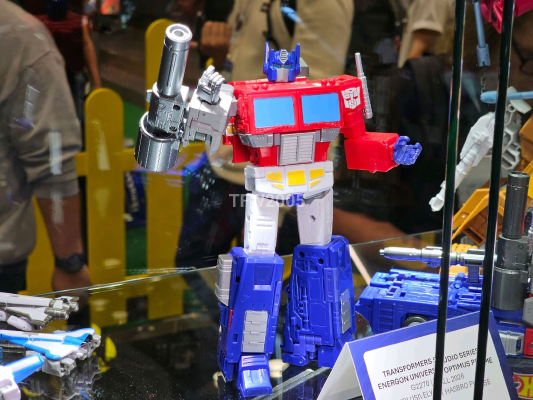 变形金刚经典电影系列 能量宇宙擎天柱