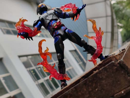 S.H.Figuarts   假面骑士亚马逊尼奥 （Amazon.co.jp独家版）