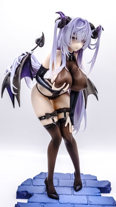 紫苑・阿尔菲涅 小恶魔