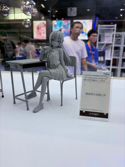 不时用俄语小声说真心话的邻桌艾莉同学 周防有希