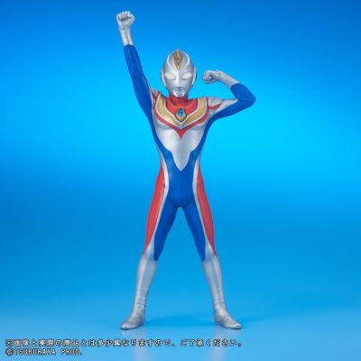 大怪兽系列 奥特新生代 戴拿奥特曼（闪亮型） 登场姿势