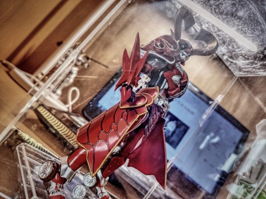 S.H.Figuarts  驰骑外传：假面骑士马赫 / 假面骑士心骑 假面骑士心骑 奇迹型