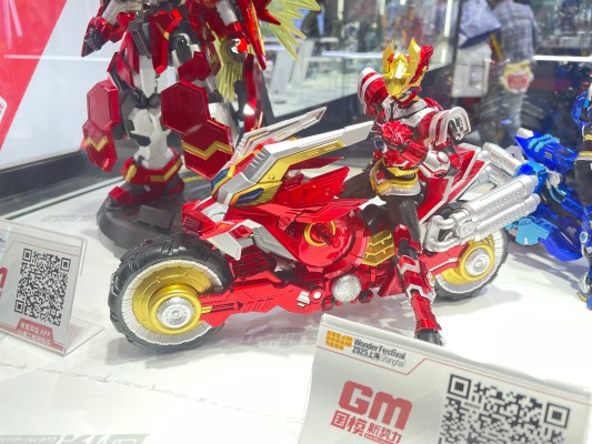 超兽武装拼装机甲系列模型  第一弹「火麟飞&幻麟闪驰套装」