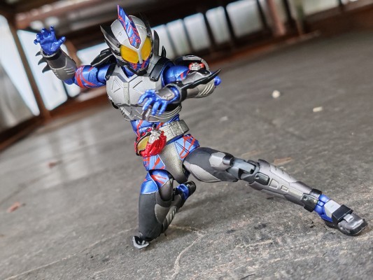 S.H.Figuarts   假面骑士亚马逊尼奥 （Amazon.co.jp独家版）